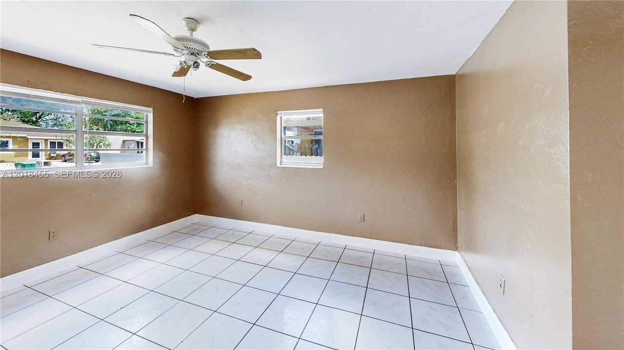 2760 Nw 58th St - Photo 7 of 42