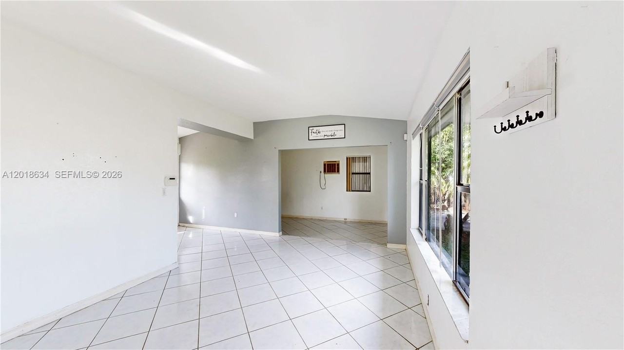 1610 Nw 9th Ct - Photo 6 of 48