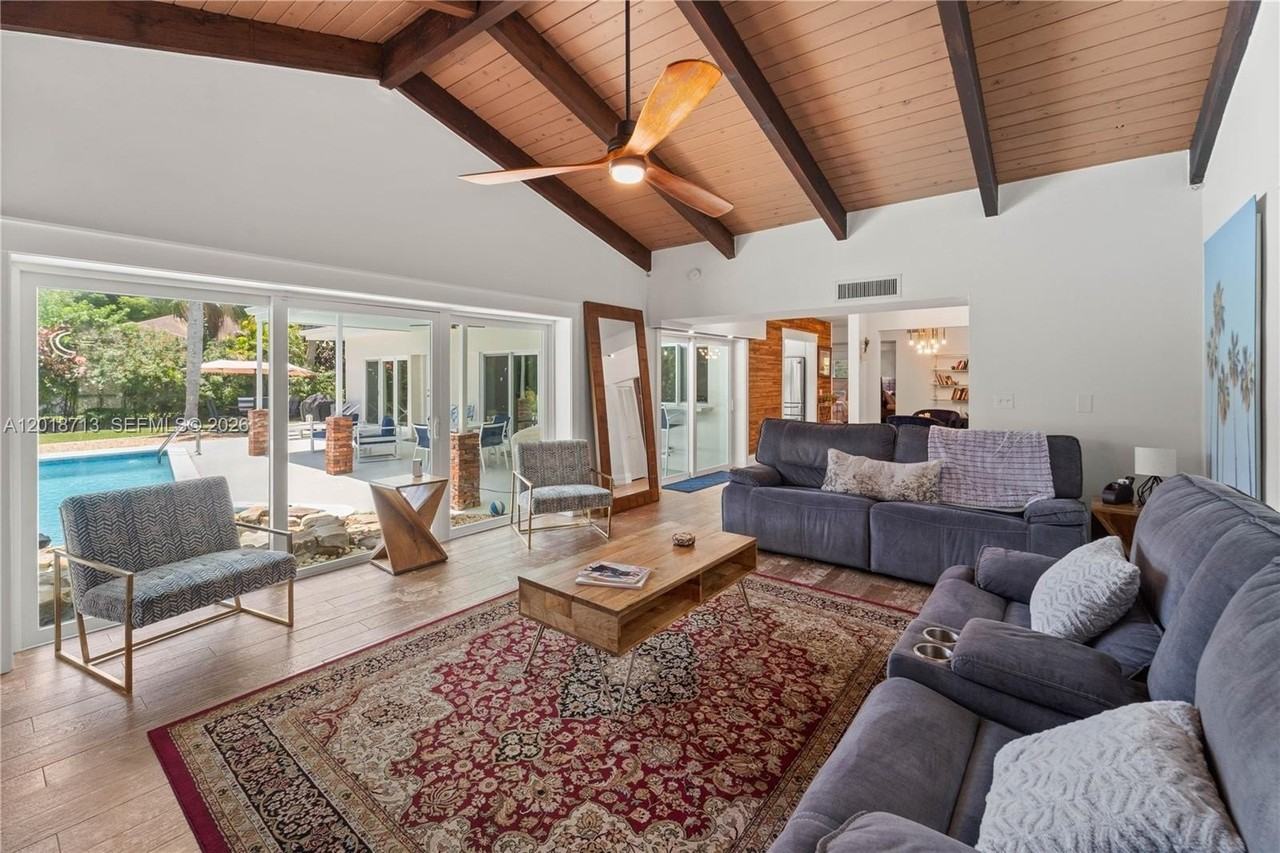 8380 Sw 186th St - Photo 2 of 37
