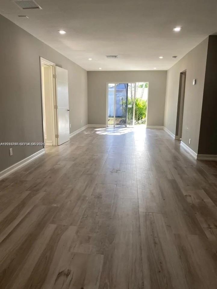 1881 Nw 5th Ter #1881 - Photo 7 of 12