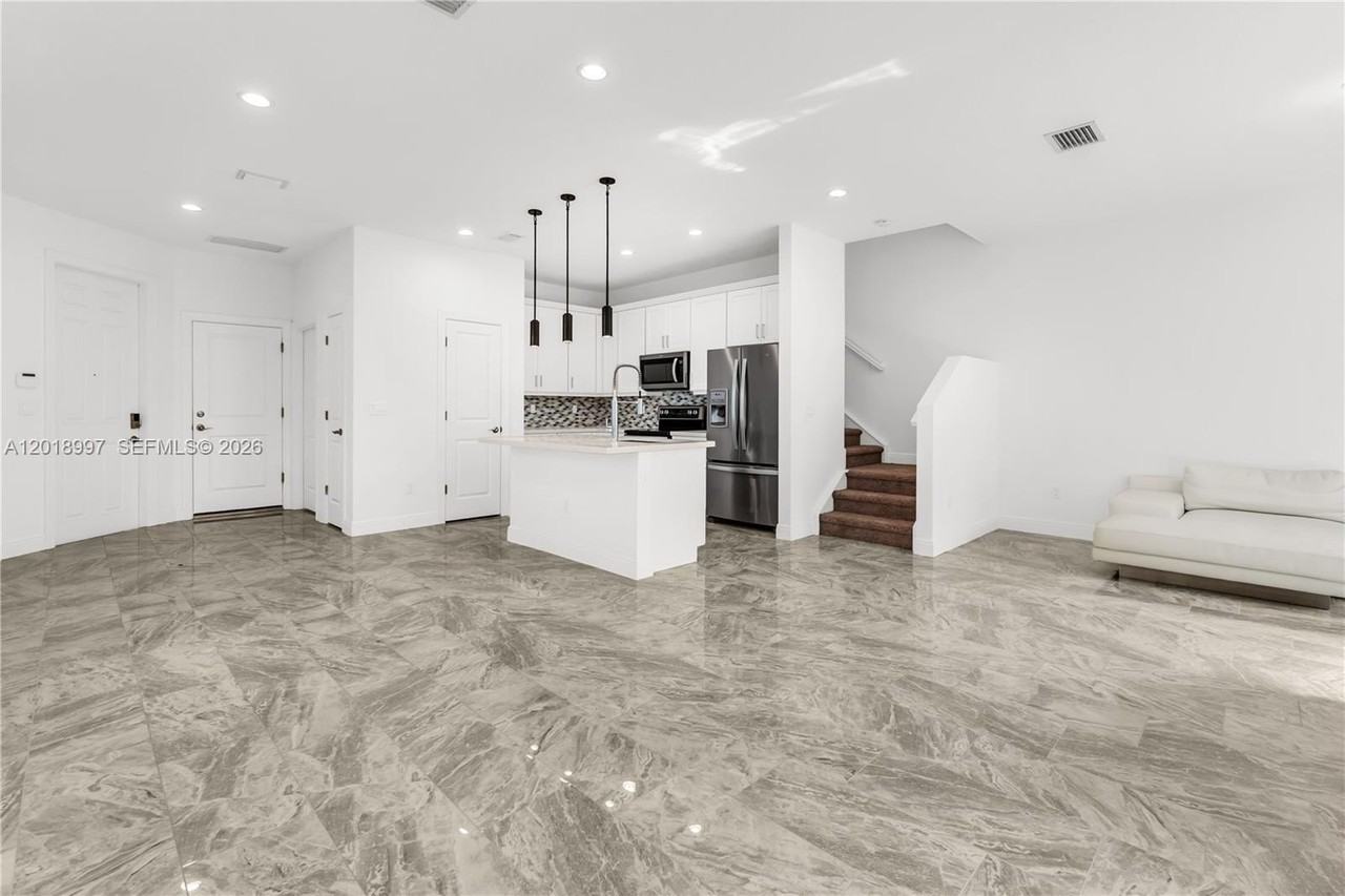 582 Parsons Way - Photo 4 of 34
