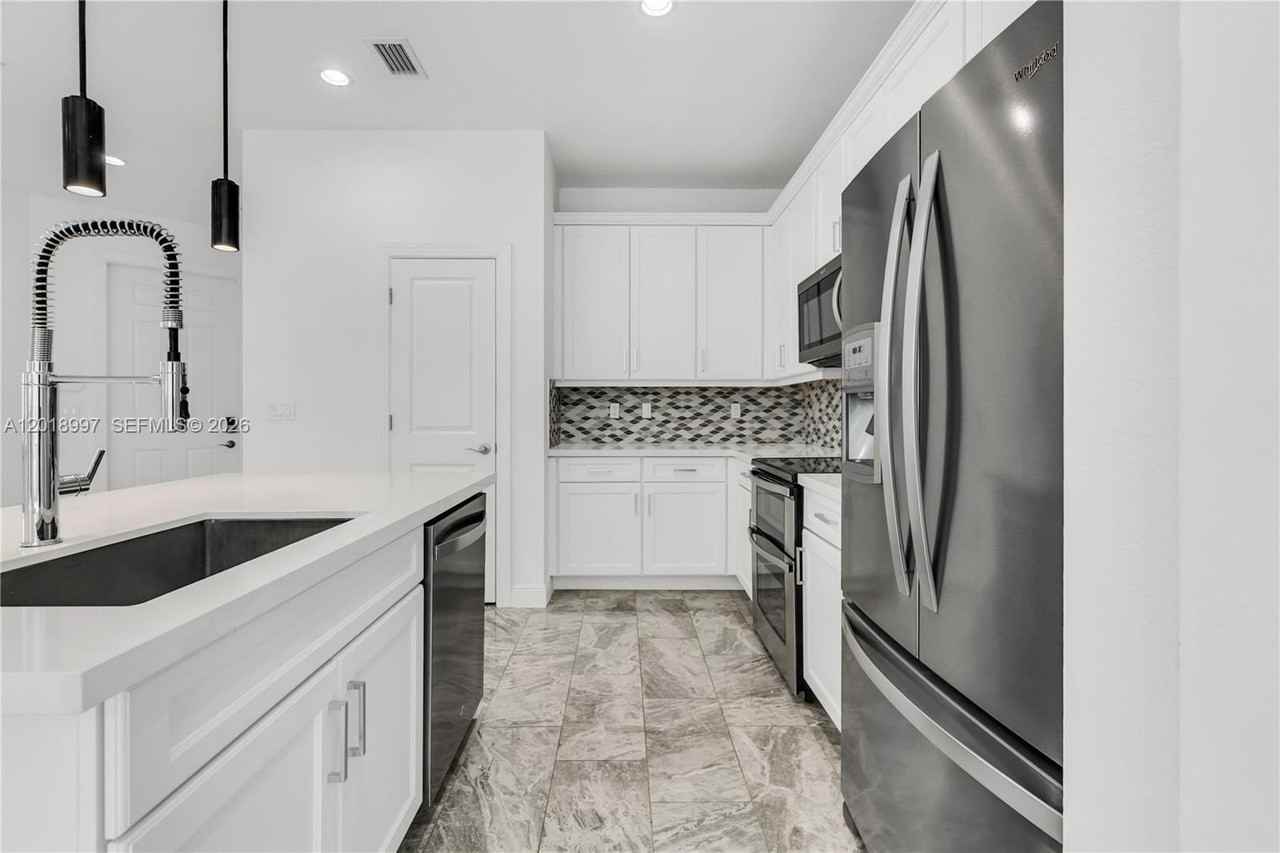 582 Parsons Way - Photo 7 of 34