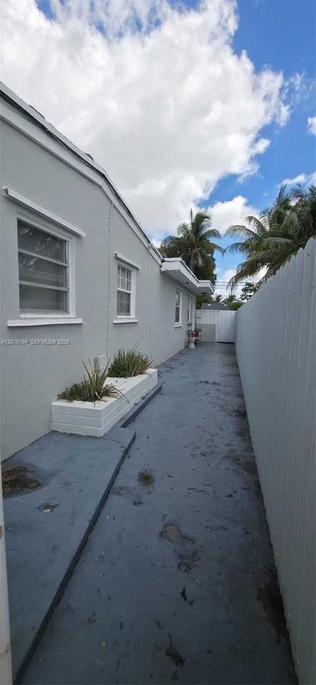 3285 Nw 98th St #1 - Photo 3 of 21