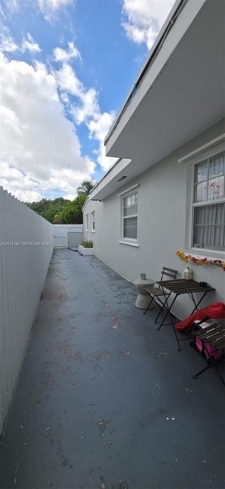 3285 Nw 98th St #1 - Photo 5 of 21