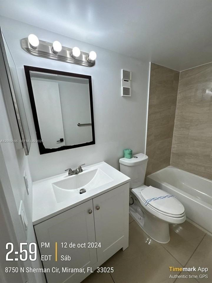 8730 N Sherman Cir #302 - Photo 6 of 14