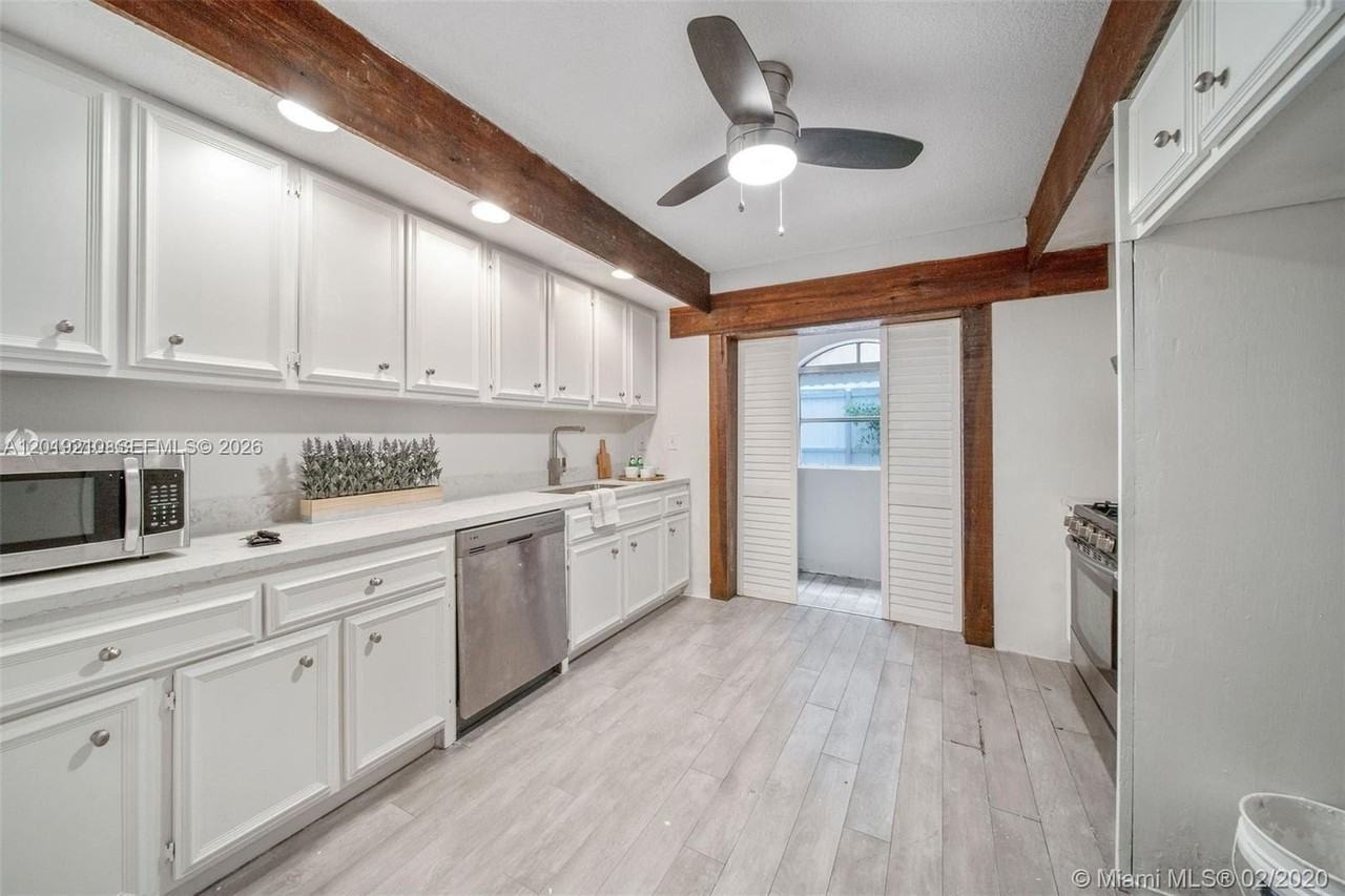 320 W 55th St #1 - Photo 4 of 13
