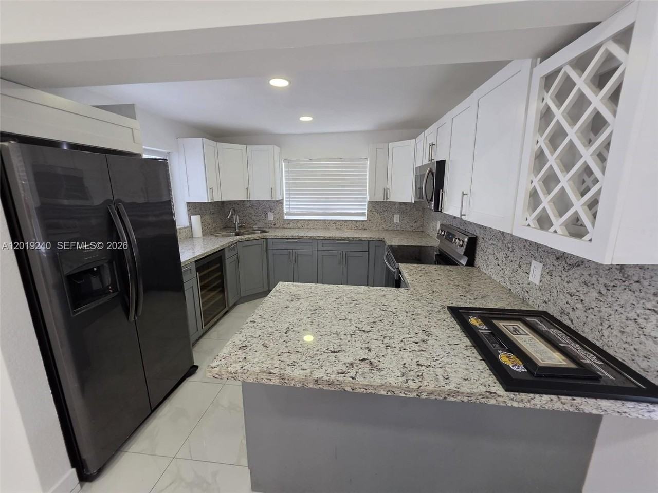 6370 Fletcher St - Photo 4 of 29
