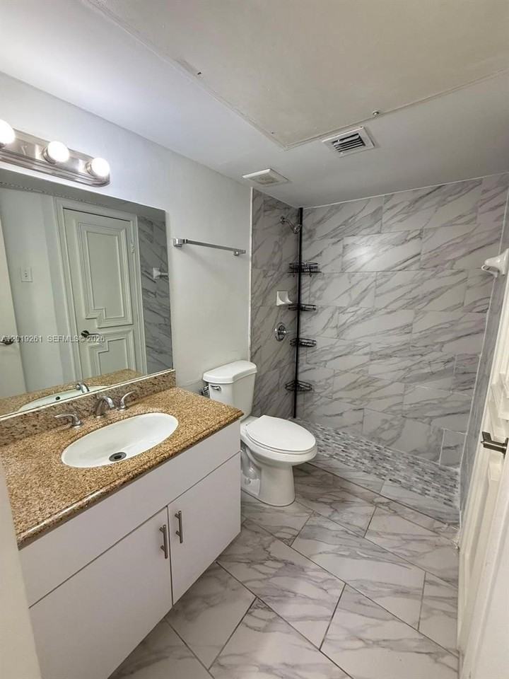 18328 Nw 68th Ave #N - Photo 6 of 9