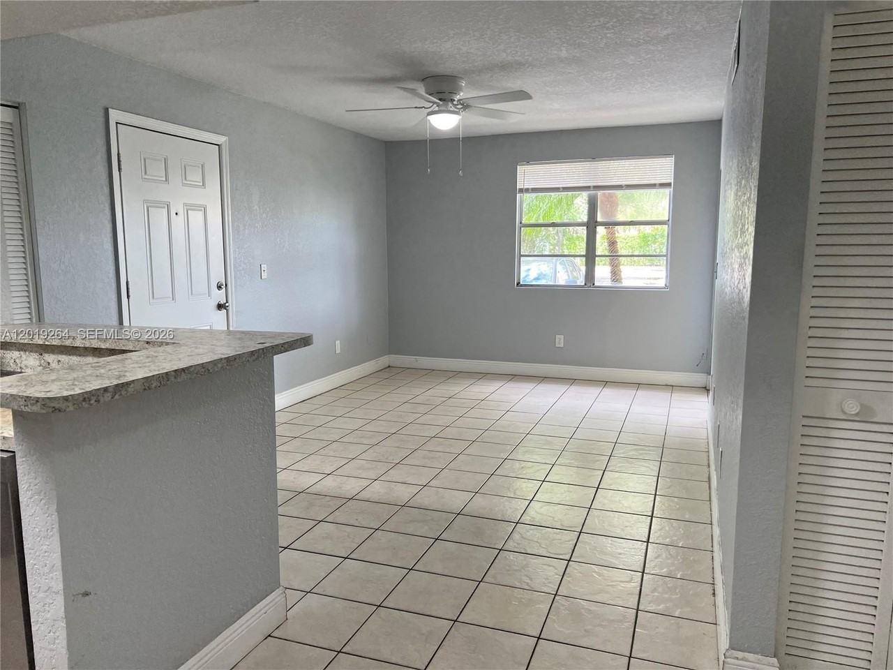 1237 Sw 46th Ave #801 - Photo 3 of 8
