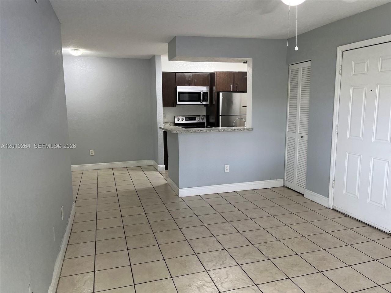 1237 Sw 46th Ave #801 - Photo 6 of 8