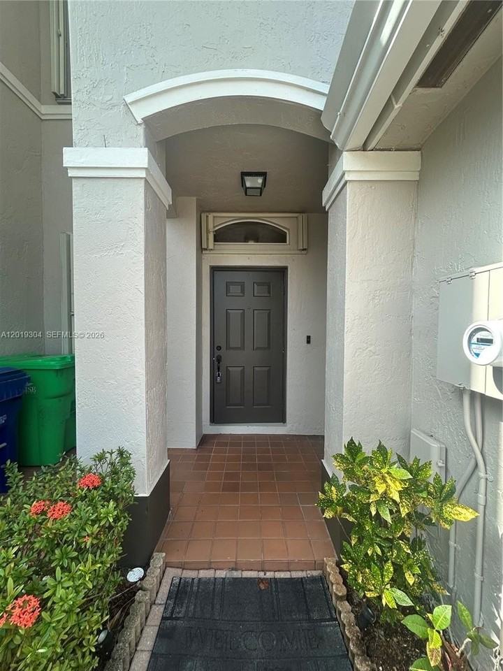 254 Riverwalk Cir - Photo 2 of 24