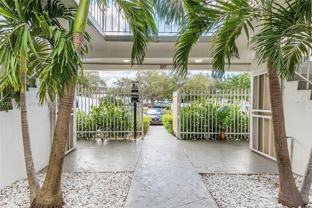 6905 Rue Vendome #8 - Photo 1 of 1