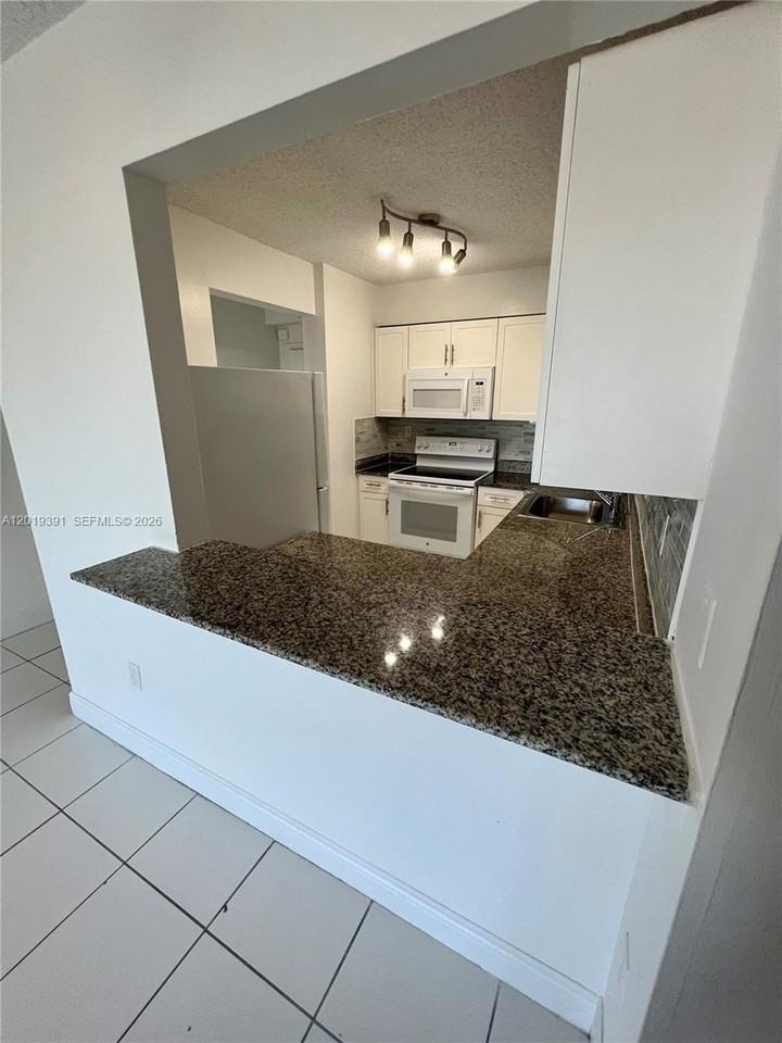 9561 Fontainebleau Blvd #314 - Photo 4 of 8