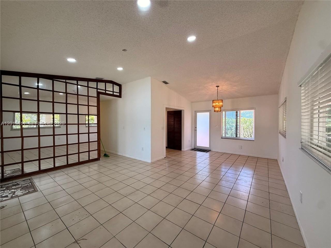 35760 Sw 186th Ave - Photo 2 of 17