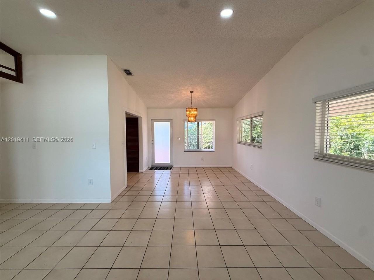 35760 Sw 186th Ave - Photo 5 of 17