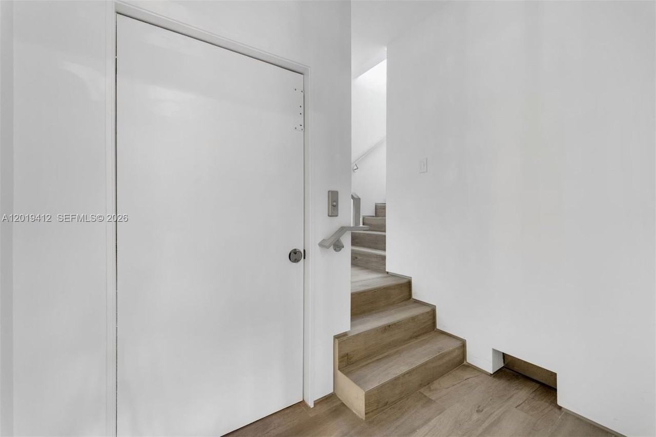 1525 Bay Rd #1525 - Photo 5 of 37