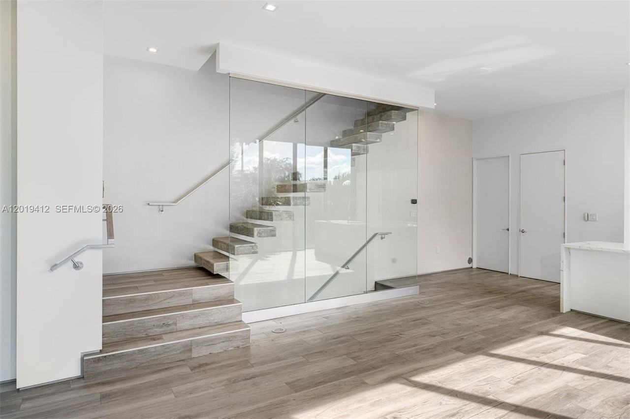 1525 Bay Rd #1525 - Photo 7 of 37