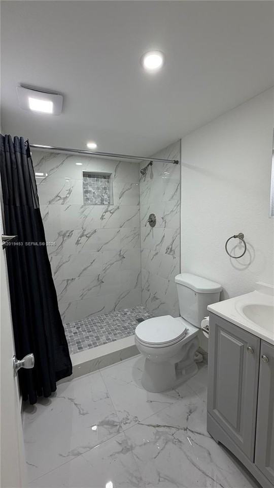20230 Ne 2nd Ave #U5 - Photo 7 of 13