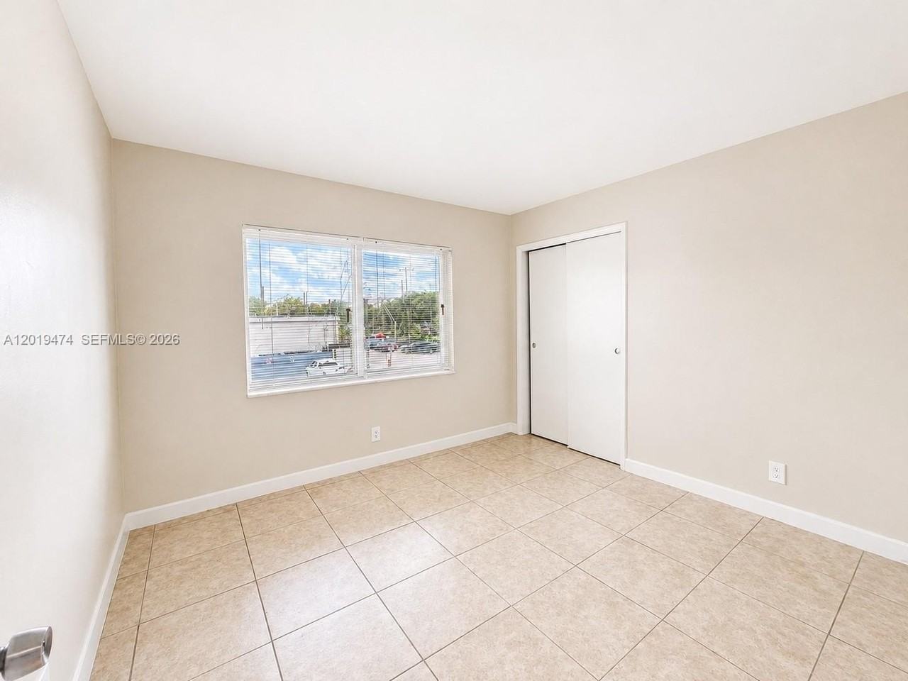 2101 Ne 51st St #15 - Photo 3 of 19