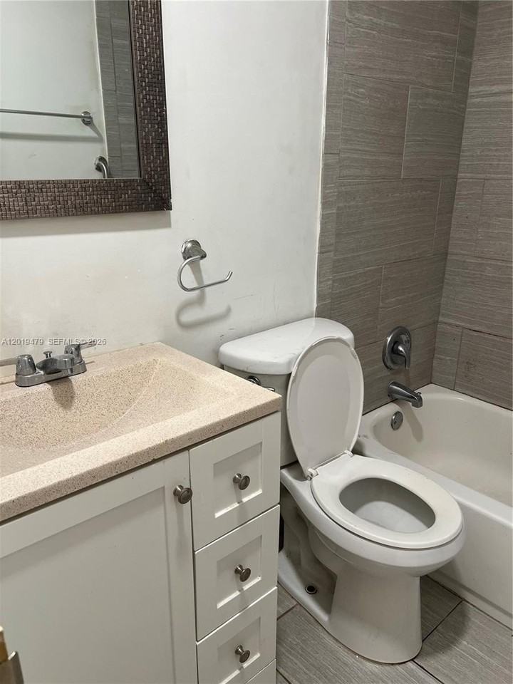 1851 Nw 51st Ter - Photo 7 of 10