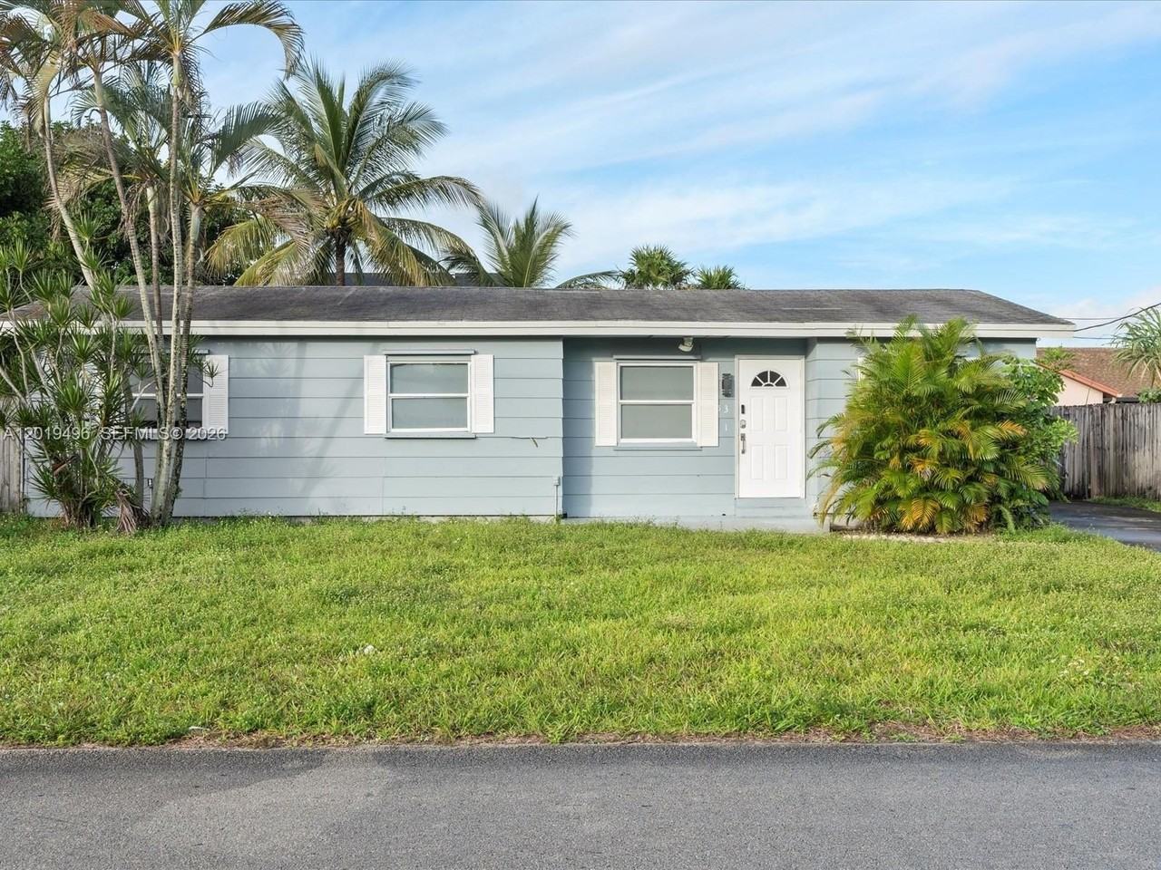 5731 Sw 54th Ter - Photo 3 of 19