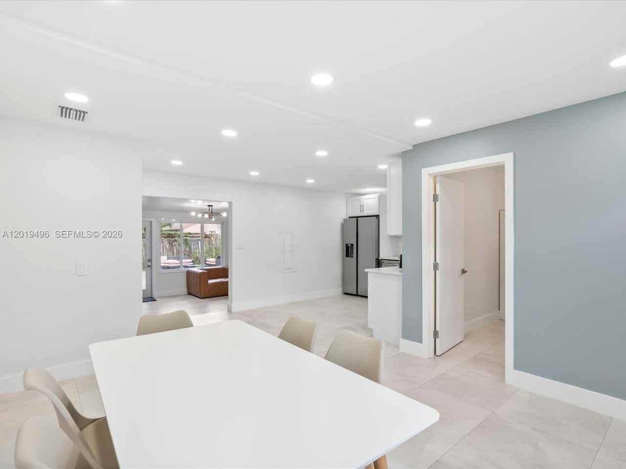 5731 Sw 54th Ter - Photo 4 of 19
