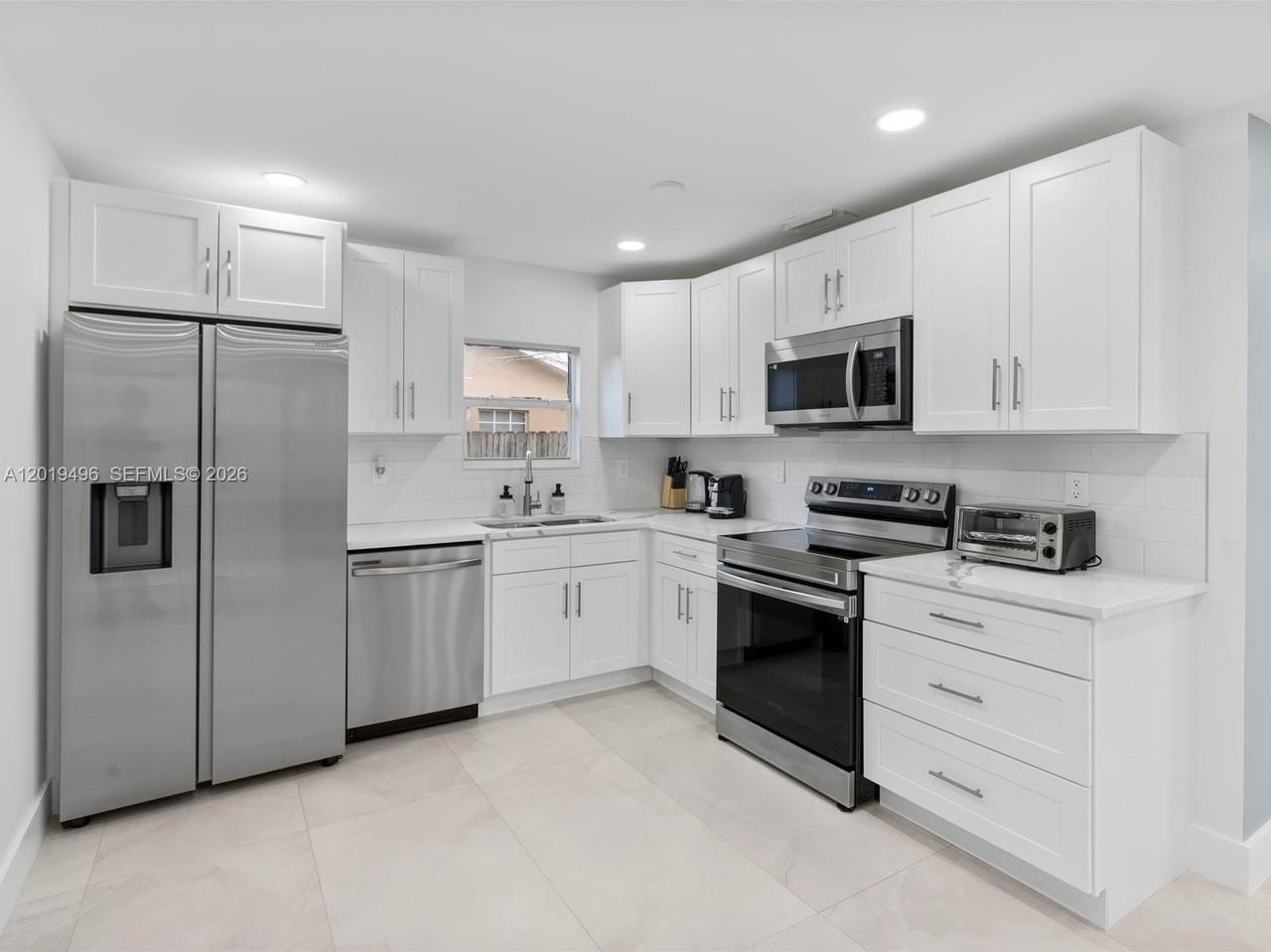 5731 Sw 54th Ter - Photo 5 of 19