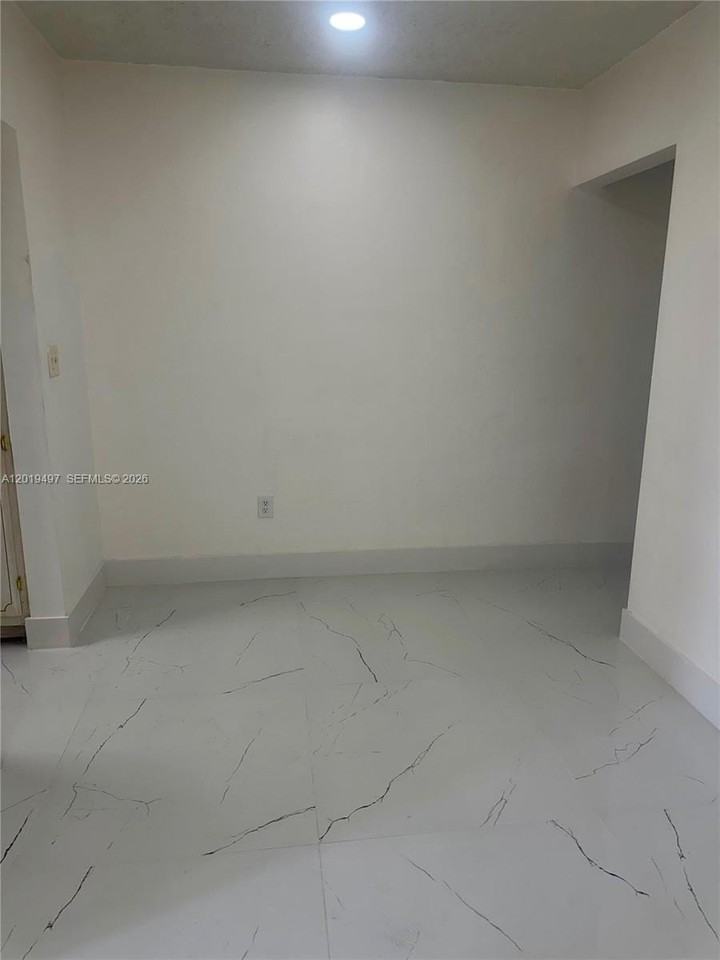 3700 Nw 62nd Ave #207 - Photo 6 of 8