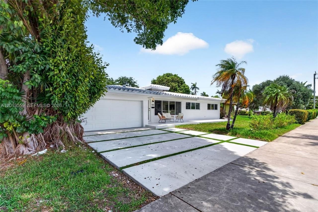 1619 Hollywood Blvd - Photo 2 of 24
