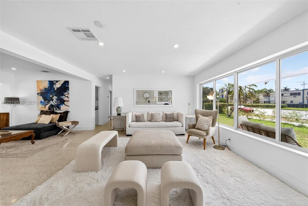 1619 Hollywood Blvd - Photo 4 of 24