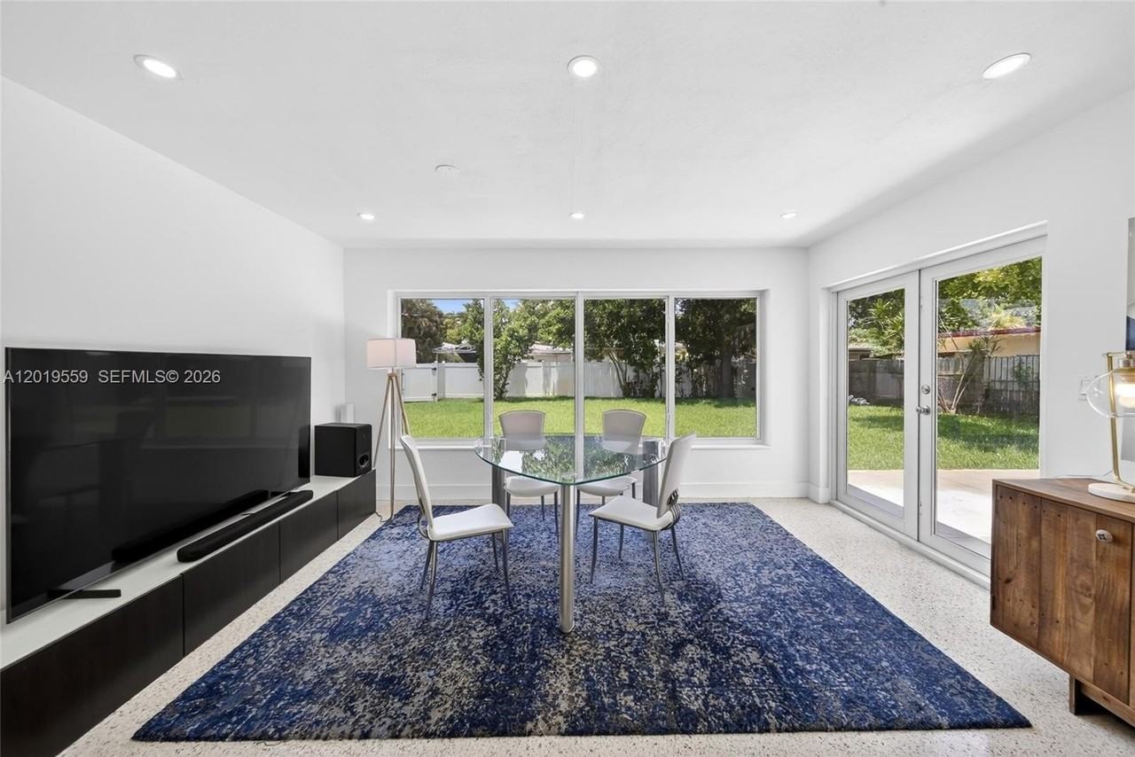 1619 Hollywood Blvd - Photo 6 of 24