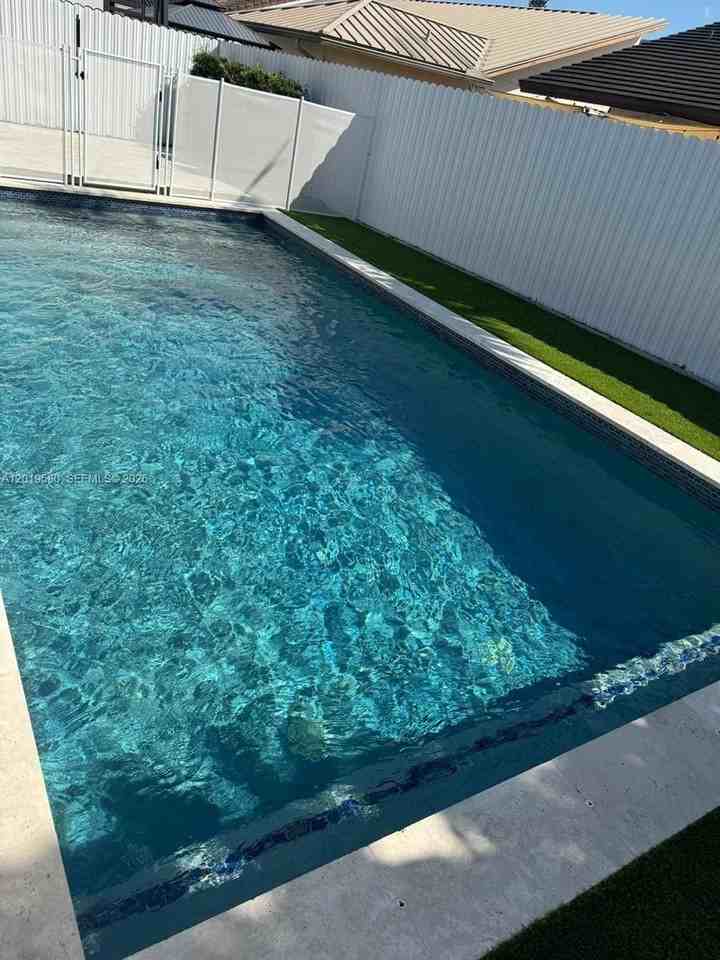 13818 Sw 157th Ter - Photo 4 of 16