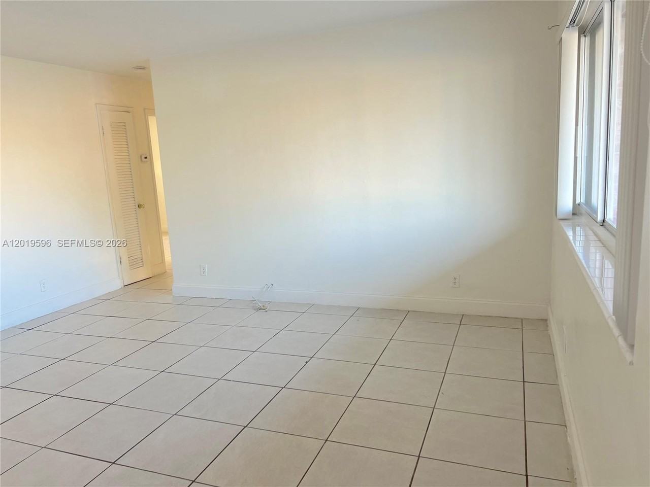 1826 N 22nd Ave #1826 - Photo 4 of 17