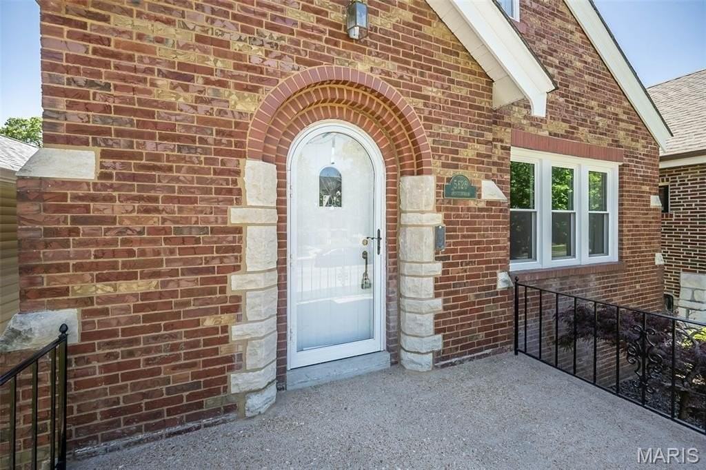 5626 Nottingham Ave - Photo 4 of 50