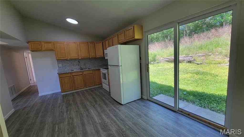 59 Cedar Ridge Dr - Photo 3 of 9