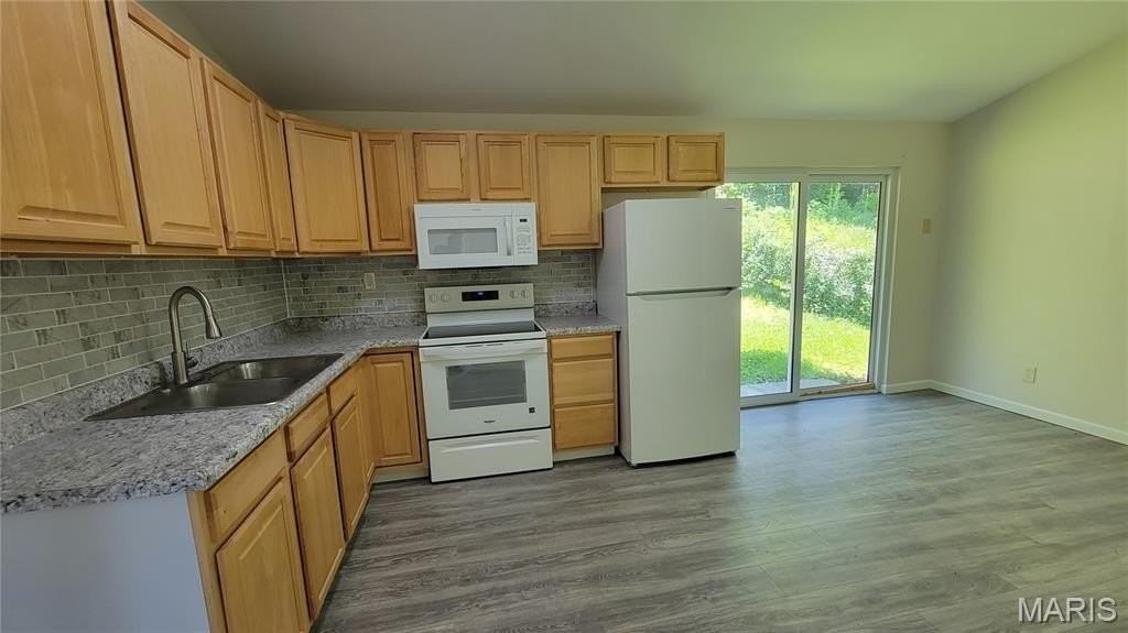 59 Cedar Ridge Dr - Photo 4 of 9