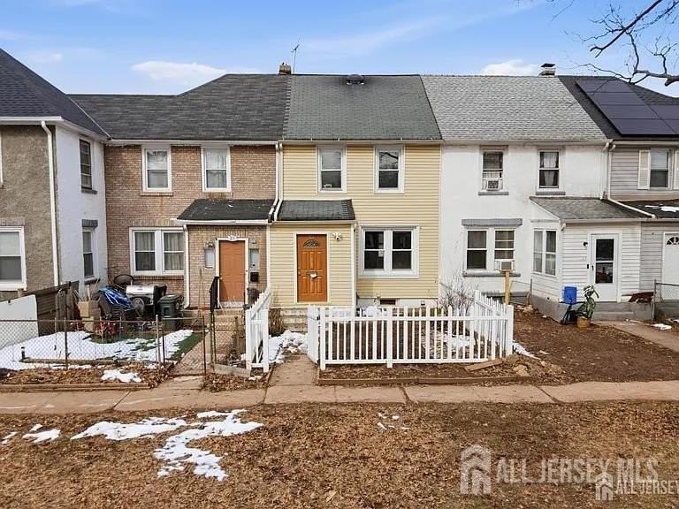 25 Langley Pl