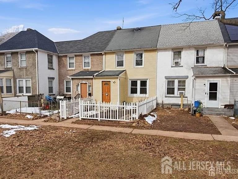 25 Langley Pl - Photo 3 of 27