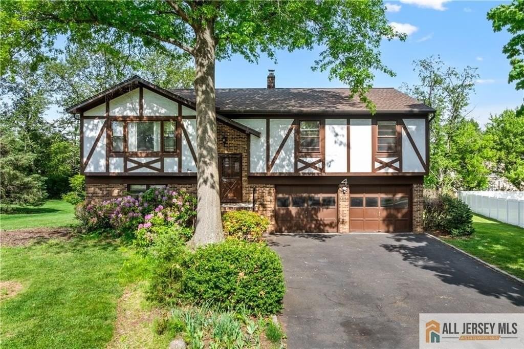 4 Darby Rd