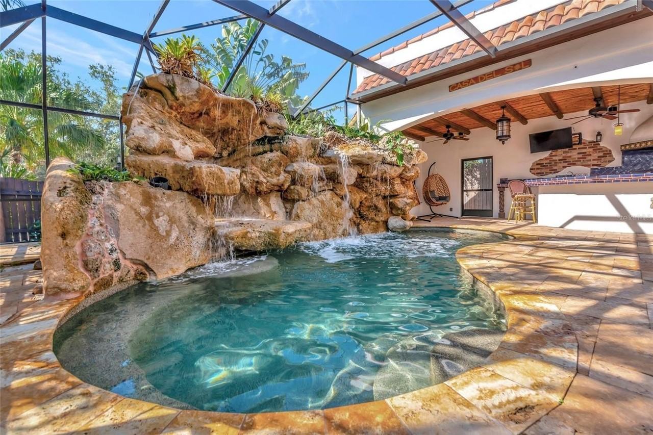 681 Avenida De Mayo - Photo 7 of 43