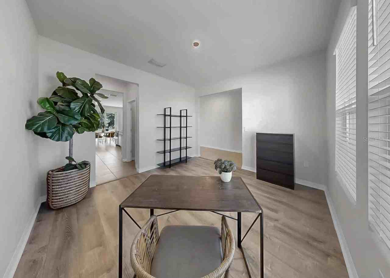 16454 Woodside Gln - Photo 3 of 49