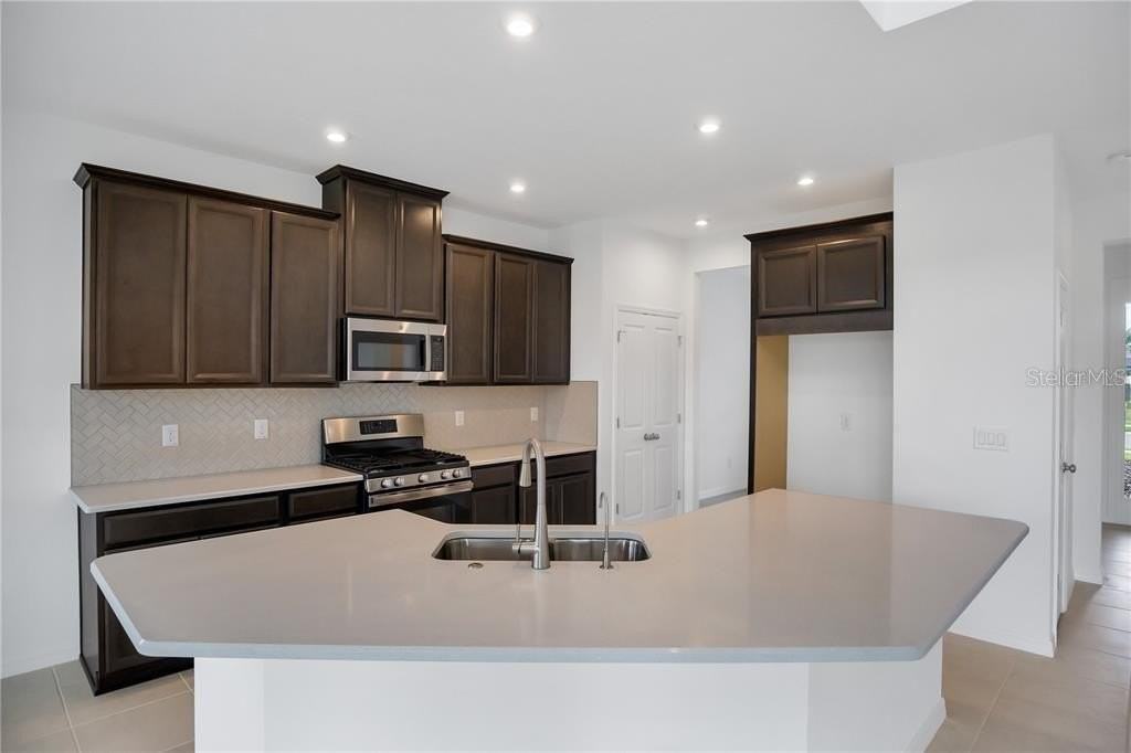5719 Maidenstone Way - Photo 5 of 40
