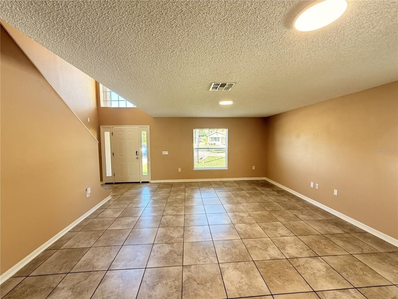 4 Princess Geraldine Pl - Photo 2 of 36