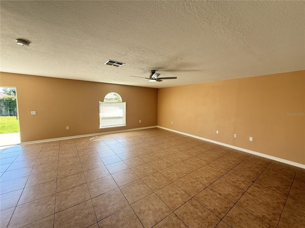 4 Princess Geraldine Pl - Photo 5 of 36