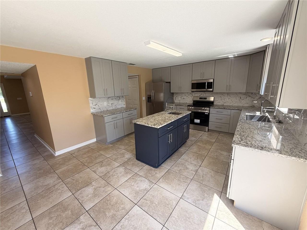 4 Princess Geraldine Pl - Photo 7 of 36