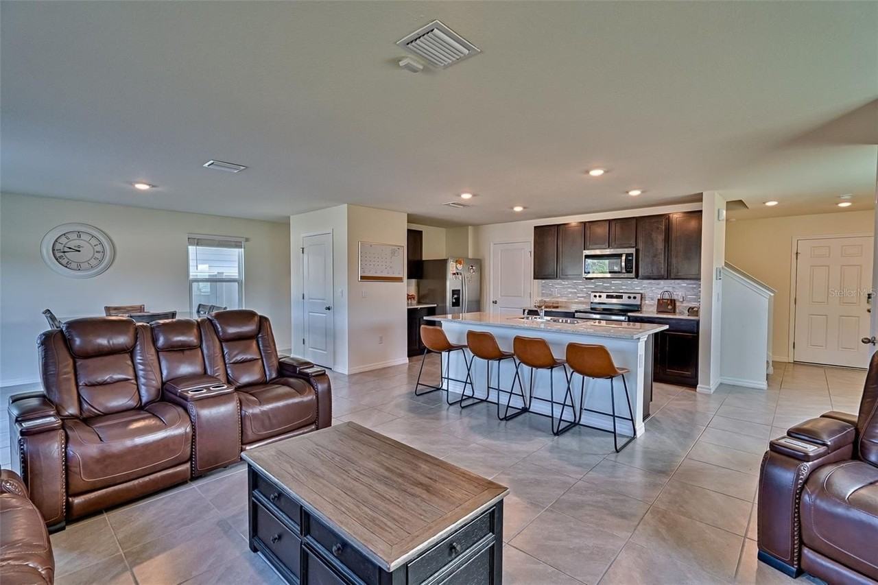 1100 Nw 248th Dr - Photo 3 of 39