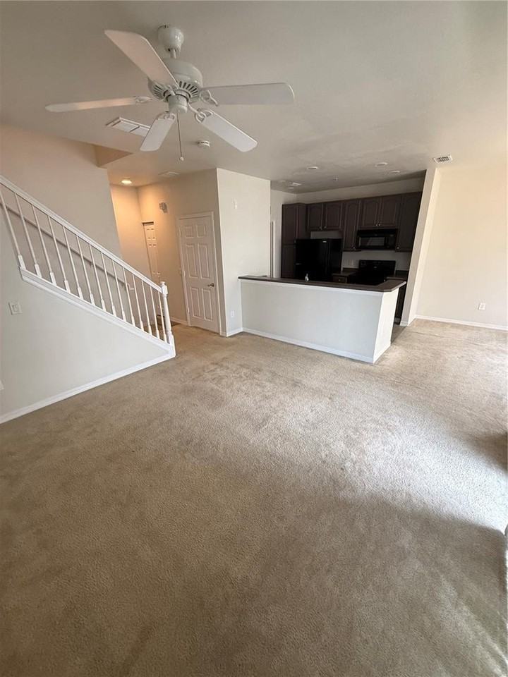 2532 Grand Central Pkwy #3 - Photo 7 of 29