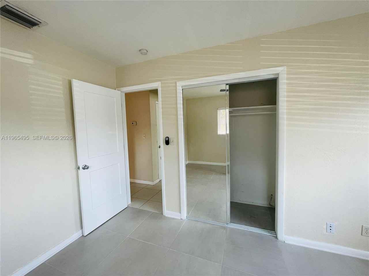 1305 Ne 2nd Ave - Photo 4 of 8