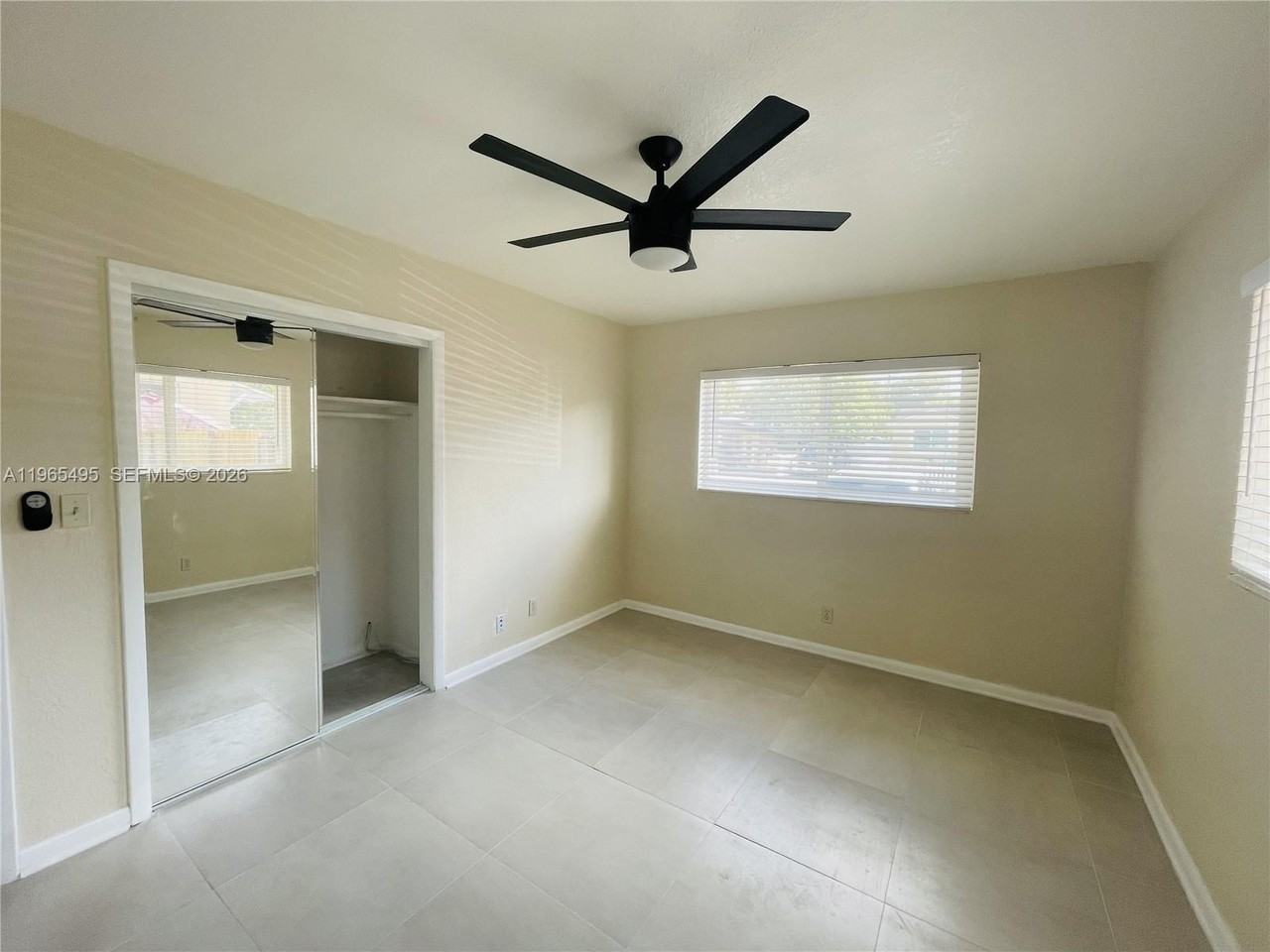 1305 Ne 2nd Ave - Photo 5 of 8