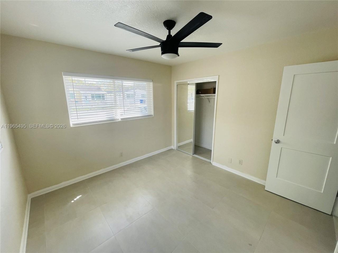 1305 Ne 2nd Ave - Photo 7 of 8